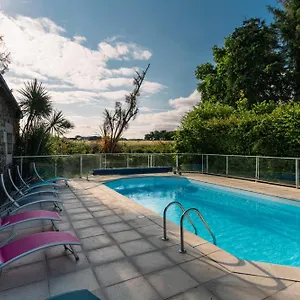 https://hotel-kastell-dinech.inbrittany.com